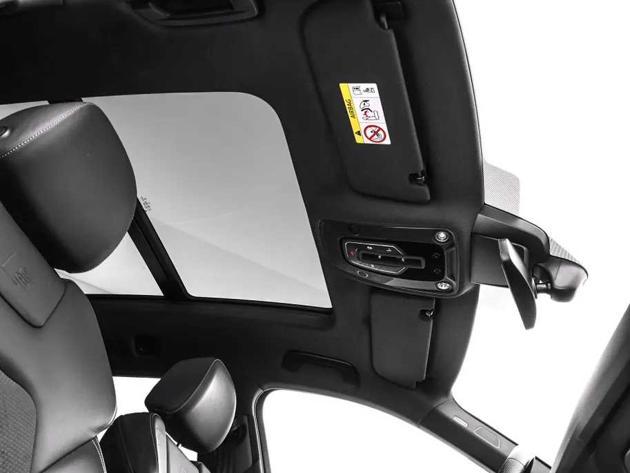 Audi e-tron 55 300kW/408PK S Line 95Kwh · SOH 94,6% · Panoramadak · Leder/Alcantara · 360°Camera + Parkeersensoren · Stoelverwarming ·
