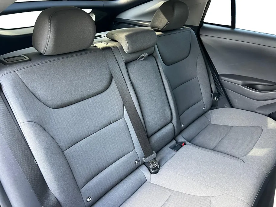 Hyundai IONIQ 1.6 GDi PHEV Premium 142PK | 52km elektrisch WLTP | Navigatie | Trekhaak | Climate Control | Apple Carplay & Android Auto | Parkeersensoren rondom | Stoel- en stuurverwarming |