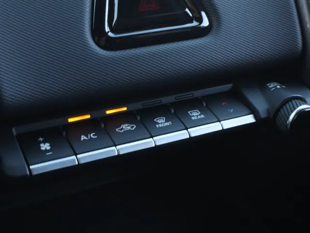 Suzuki e Vitara Select 61 kWh | Stoel/Stuur Verwarming | Apple/Android Auto |