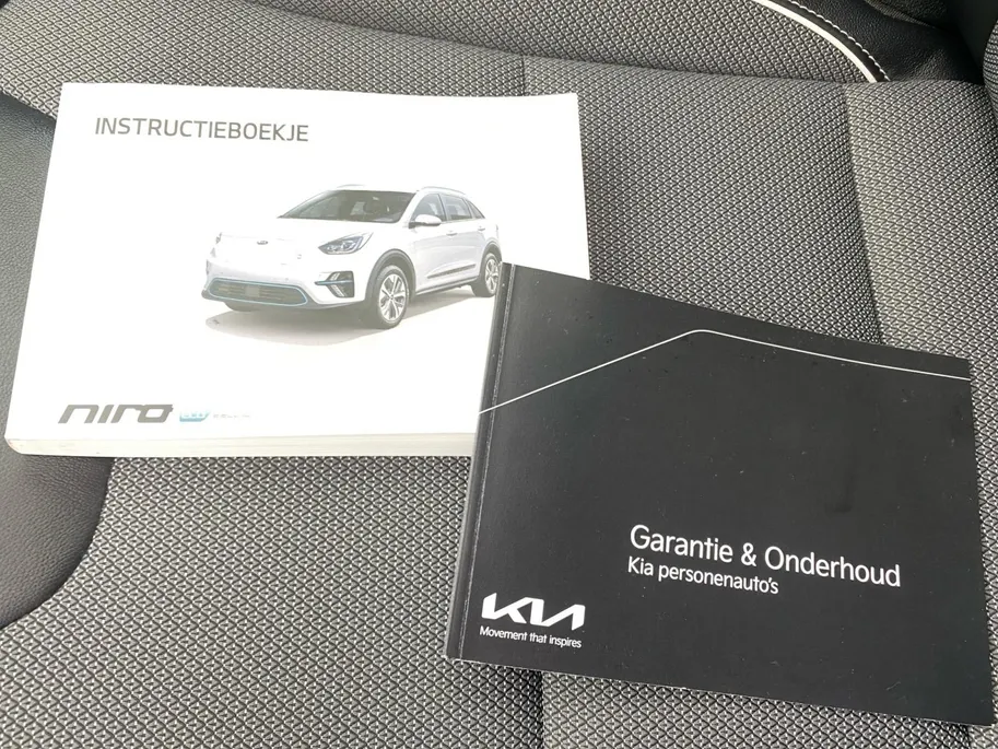 Kia e-Niro DynamicPlusLine 64 kWh | Climate control | Navigatie | Parkeercamera | Stoel + stuurverwarming | Keyless | Schuif-kanteldak | Line assist |