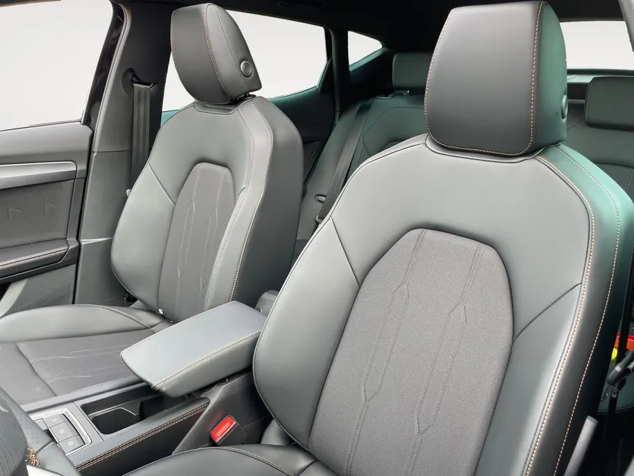 CUPRA Formentor 1.5 TSI e-Hybrid Business *NIEUW*Navi+Camera*Schuif/kanteldak*Adapt Cruise Control*Winter Pack*Trekhaak*Elekt.achterklep*Vol opties!