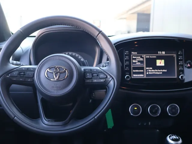 Toyota Aygo X 1.0 VVT-i MT Pulse Bi-tone | Carplay | All Seasons
