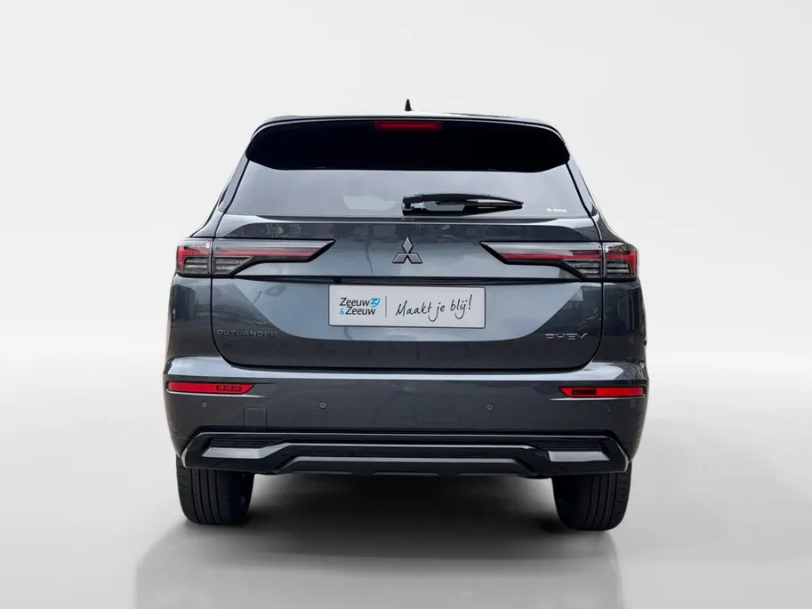 Mitsubishi Outlander 2.4 PHEV Black Edition | 5000 EURO KORTING | ALLE OPTIES | DIRECT LEVERBAAR |