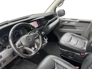 Volkswagen Transporter 2.0 TDI L2H1 28 Bulli | Trekhaak | navigatie | Lederen Bekleding | Imperiaal | Parkeer Camera | Stoelverwarming | Lichtmetalen Velgen |