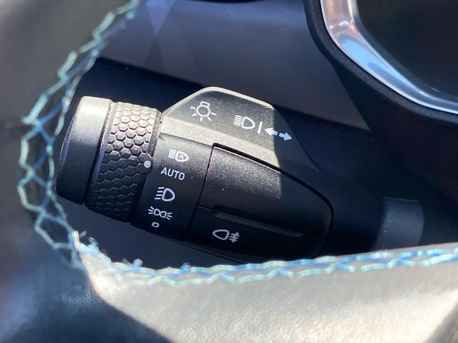 Lynk & Co 01 1.5 PHEV 260pk Plug-In Hybride (70 km elektrisch) | Panodak | CarPlay | Memory | LED | Etc.