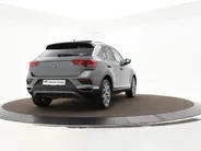 Volkswagen T-Roc 1.5 TSI 150pk DSG Sport · Panoramadak · Camera · Stoelverwarming · Elek. Achterklep · ACC · Dodehoeksensor ·