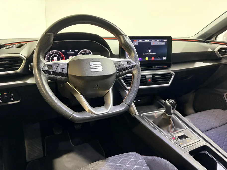 SEAT Leon Sportstourer 150PK 1.5 TSI FR Business Intense | Navigatie | Cruise Control Adaptief | Climate Control | Apple Carplay/Android Auto | Camera | Parkeersensoren | Lichtmetalen Velgen | Licht & Regen Sensor |