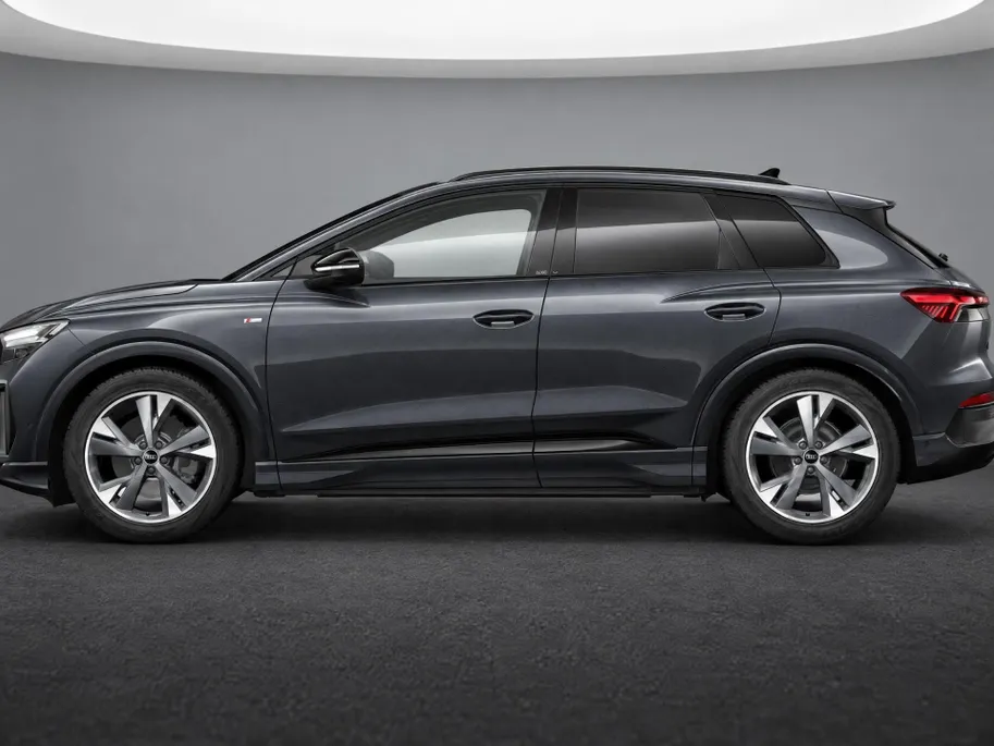 Audi Q4 Q4 S edition performance 286 PK · Glazen panoramadak · Tech plus · Trekhaak elek. wegklapbaar