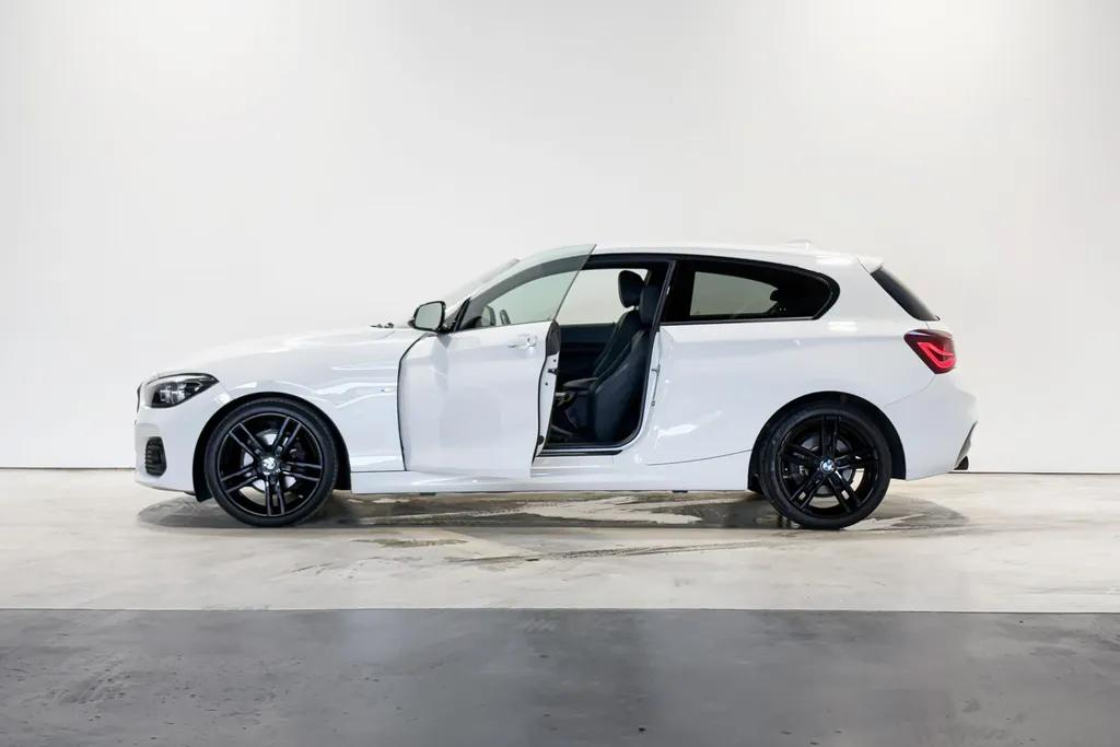 BMW 1 Serie 3-deurs 118i Steptronic Edition