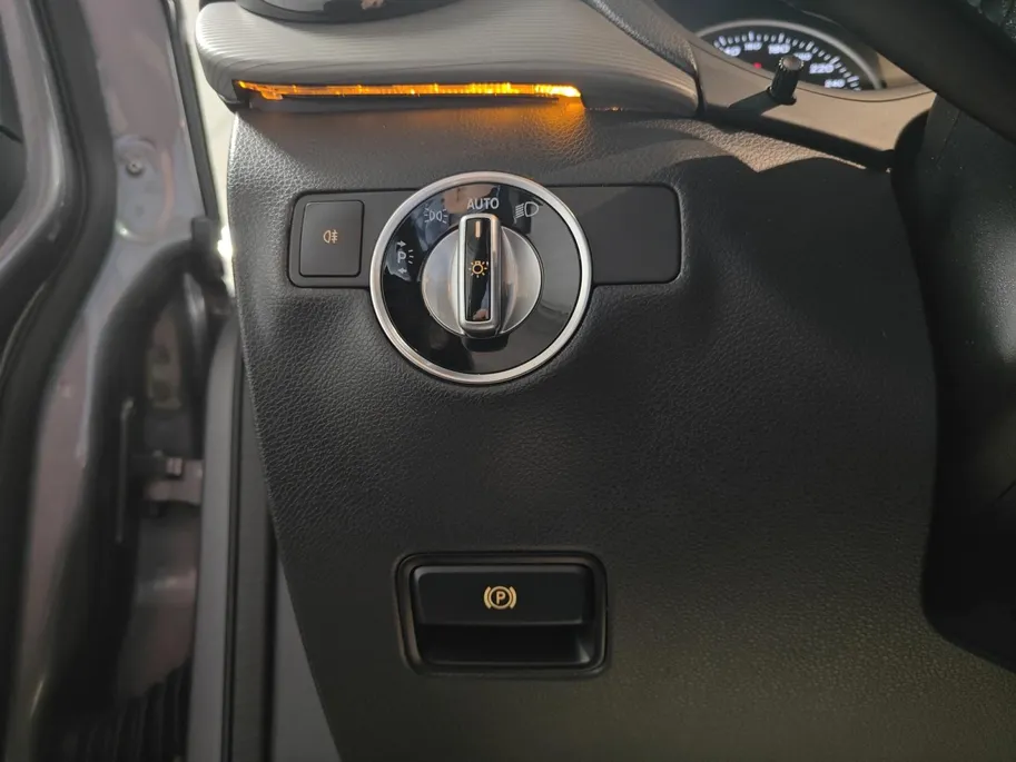 Mercedes-Benz B-Klasse 180 Ambition AUTOMAAT NAVI TREKHAAK LM VELGEN SCHUIFKANTELDAK HOGE INSTAP CRUISE CONTROLE PARKEERSENSOREN XENON VERLICHTING ZEER MOOIE AUTO