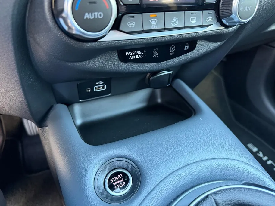Nissan Juke 1.0 DIG-T Business Edition | Afneembare trekhaak | Verwarmde Voorstoelen | Nav | Cruise | Climate | Achteruitrijcamera |