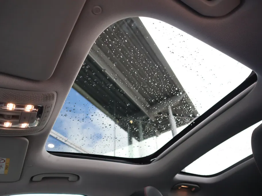 Mercedes-Benz GLB 200 Premium Plus l Trekhaak l Panoramadak l Carplay