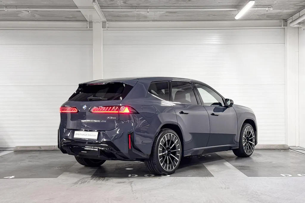 BMW iX3 50 xDrive