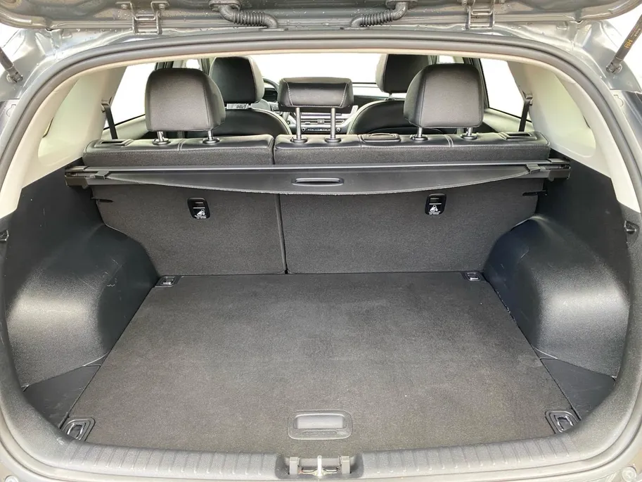 Kia e-Niro DynamicPlusLine 64 kWh | Climate control | Navigatie | Parkeercamera | Stoel + stuurverwarming | Keyless | Schuif-kanteldak | Line assist |