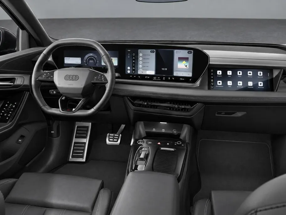 Audi Q6 e-tron S edition 83 kWh 252 PK · Trekhaak elek. wegklapbaar · Optiekpakket zwart · Zwart lederen S-line bekleding