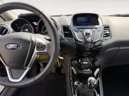 Ford Fiesta 1.0 EcoBoost Titanium | NL auto | Navigatie | Parkeersensor achter | Bluetooth | Cruise control | Verwarmde voorruit |
