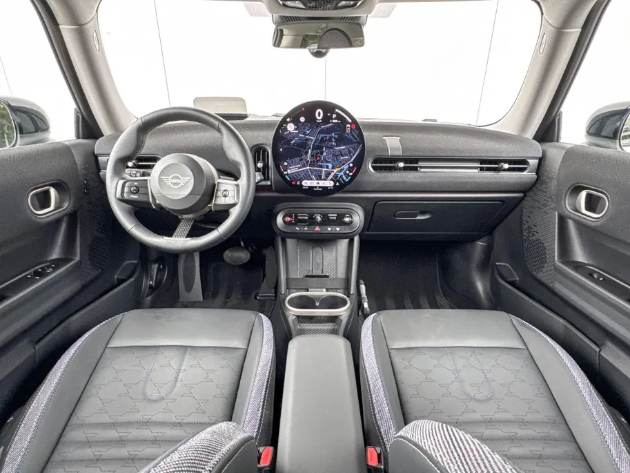 MINI Cooper 3-deurs Cooper C Favoured
