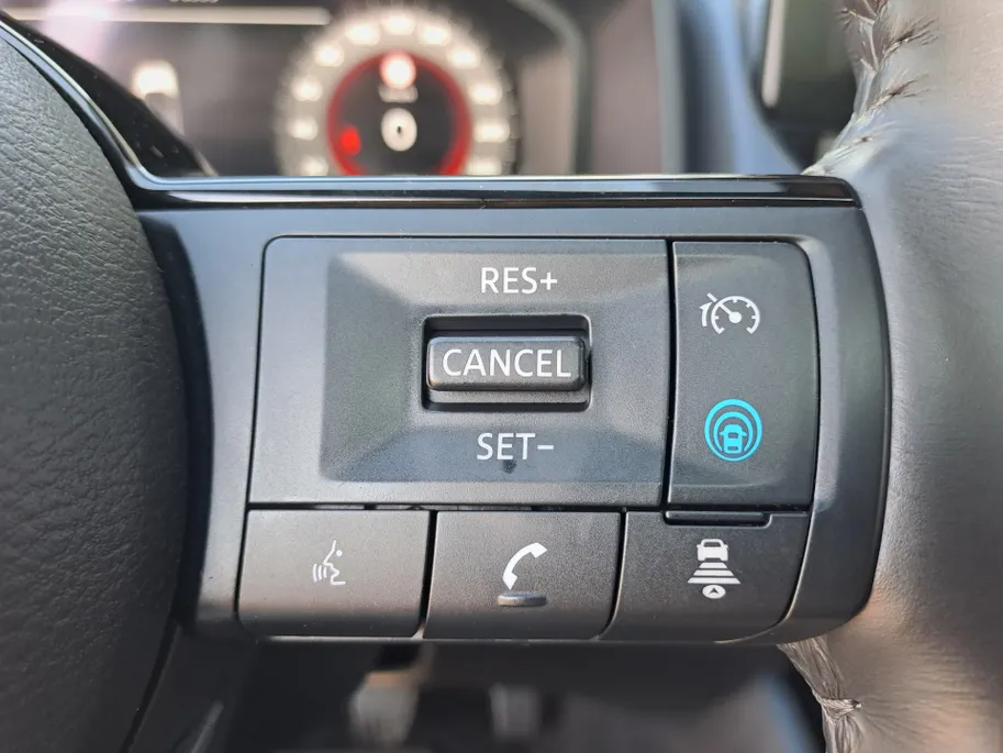 Nissan QASHQAI 1.3 MHEV Tekna Plus | Leer | Voorstoelen verwarmd | 360 Camera | Navigatie | 20'' LM | Stoel Massage | Luxe Lederen Bekleding | Dode Hoek Detectie | Apple Carplay/Android Auto