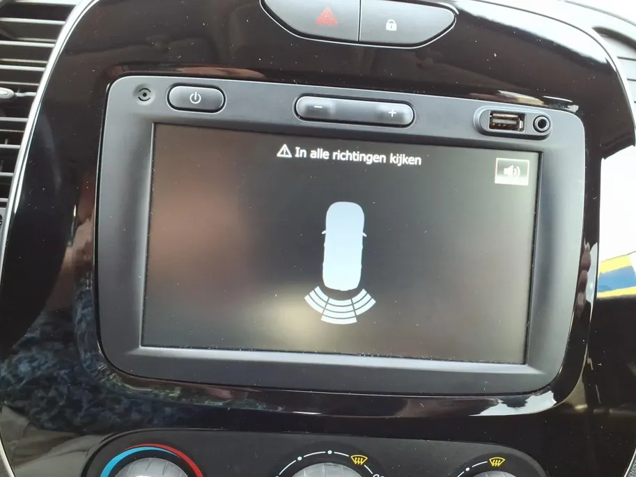Renault Captur 0.9 TCe Limited Airco | Naviagtie | Trekhaak | Dealeronderhouden | 1 jaar garantie
