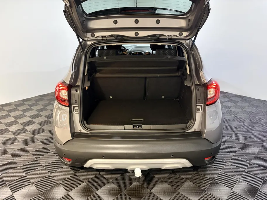 Renault Captur 150PK TCe Intens Automaat | 1ste Eigenaar | Trekhaak | 1200kg Trekgewicht | Cruise Control | Climate Control | Navigatie | Camera | Parkeersensoren | Licht & Regen Sensor | Armsteun |