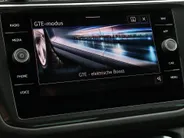 Volkswagen Tiguan 1.4 TSI eHybrid 245pk DSG Life Business · Camera · Inklap. Trekhaak · Stuur- & Stoelverwarming · Apple/Android Car Play · Elek. Achterklep ·