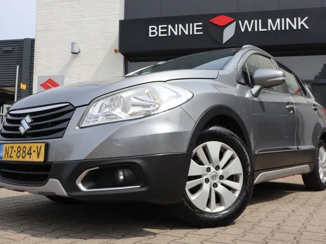 Suzuki S-Cross SX4 1.6 Comfort | Carplay | Trekhaak | All Seasons