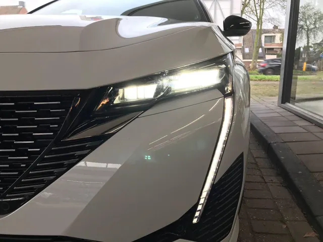 Peugeot 308 SW 1.2 Hybrid 145 e-DCS6 GT