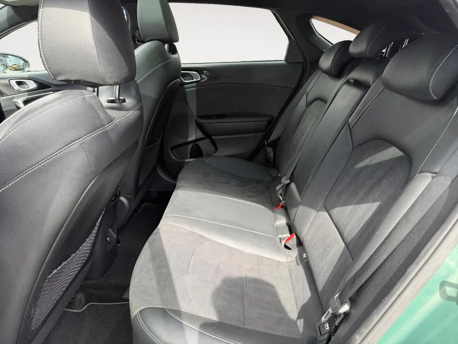 Kia ProCeed 1.5 T-GDi GT-Line 1e Eigenaar | Dealer onderhouden | Open dak | Stoel & Stuur verwarming | Navigatie | Apple CarPlay & Android Auto | Fabrieksgarantie | NAP