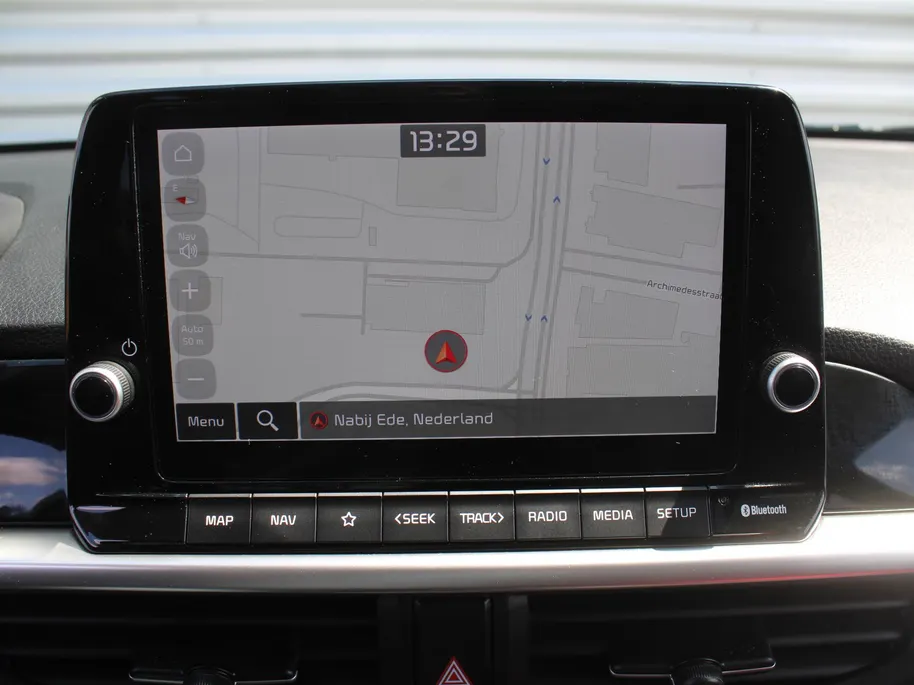 Kia Picanto 1.0 DPI GT-Line | Stuur-/stoelverwarming | Schuifdak | Camera | Dodehoek detectie | Telefoonlader | Clima | Navi | 16' LM | LED | Cruise |