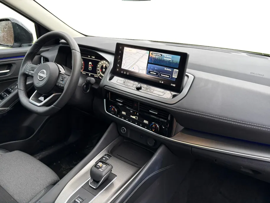 Nissan QASHQAI 1.3 MHEV Xtronic N-Connecta Apple Carplay/Android Auto , airco (automatisch) , cruise control adaptief met Stop&Go en stuurhulp , elektrisch bedienbare achterklep met sensorsturing , navigatiesysteem , panoramadak , voorstoelen verwarmd en stuur , rondomz