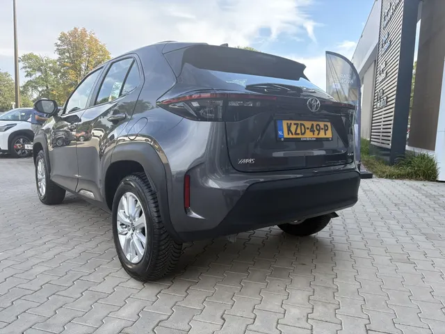 Toyota Yaris Cross 1.5 Hybr 115 Active | Blindspot | Parkeersensoren V+A | Stuur/ Stoelverwarming
