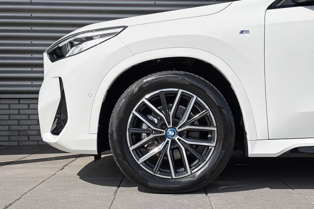 BMW iX1 eDrive20 67 kWh