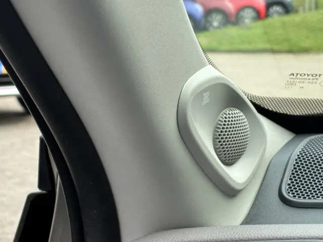 Toyota Yaris Cross Toyota Yaris Cross 1.5 Hybrid Executive | Trekhaak | HUD | JBL | PDC V+A