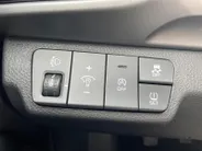 Kia Stonic 1.0 T-GDi MHEV DynamicPlusLine | TREKHAAK | CAMERA | PARKEERSENSOREN | CLIMATE | LAGE KILOMETERS |