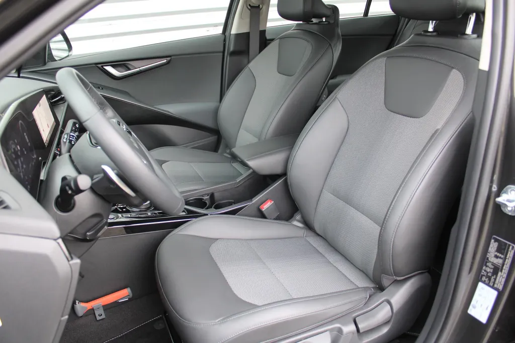 Kia Niro EV DynamicLine 64.8 kWh | Navi | Airco | Cruise | Camera | 17' LM |