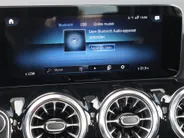 Mercedes-Benz EQA 250 Business Solution Luxury 67 kWh l Keyless l Achteruitrijcamera l Stoelverwarming l Ambiente lichtpakket