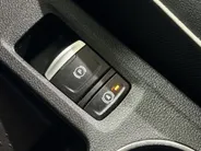 Renault Captur 145PK E-Tech Full Hybrid Techno Automaat | 1e eigenaar | Navi | Camera | Parkeersensoren | Climate Control | Apple CarPlay/Android Auto | Cruise Control | Lichtmetalen Velgen | Licht & Regen Sensor |