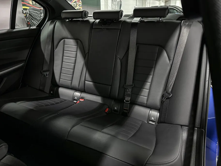 BMW 3 Serie Sedan 320i l M-Sport