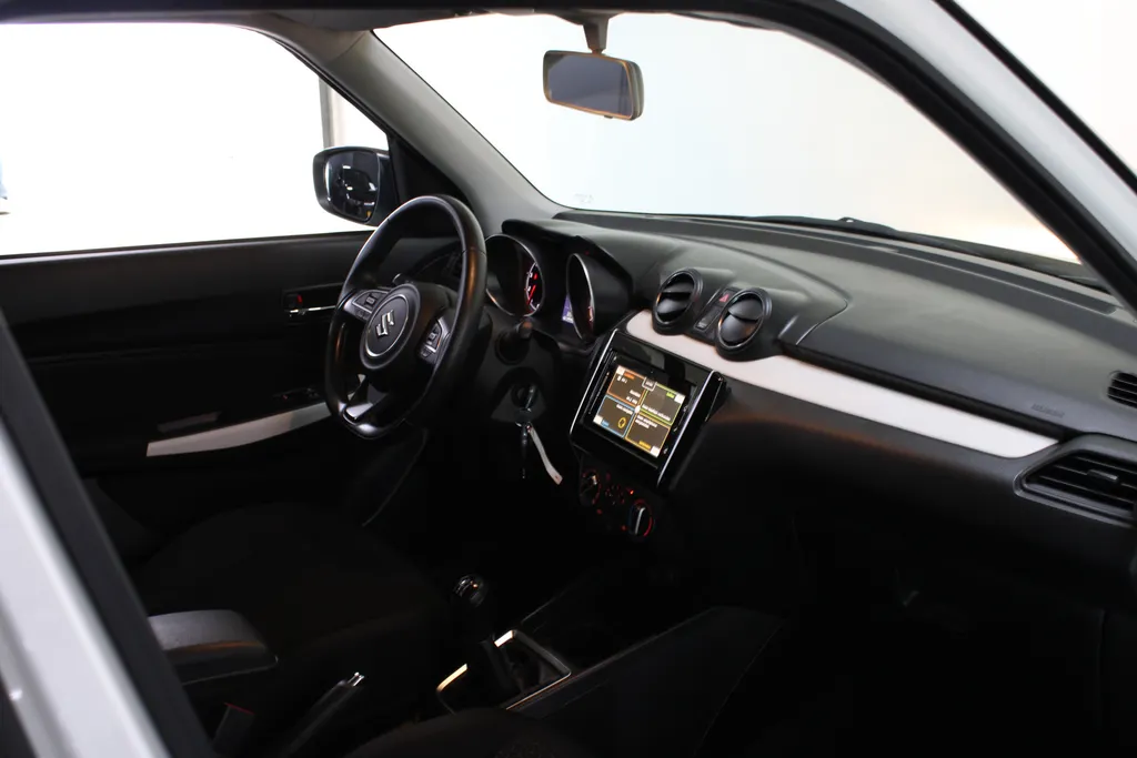 Suzuki Swift 1.2 Sportline / Navigatie / Camera / Stoelverwarming /