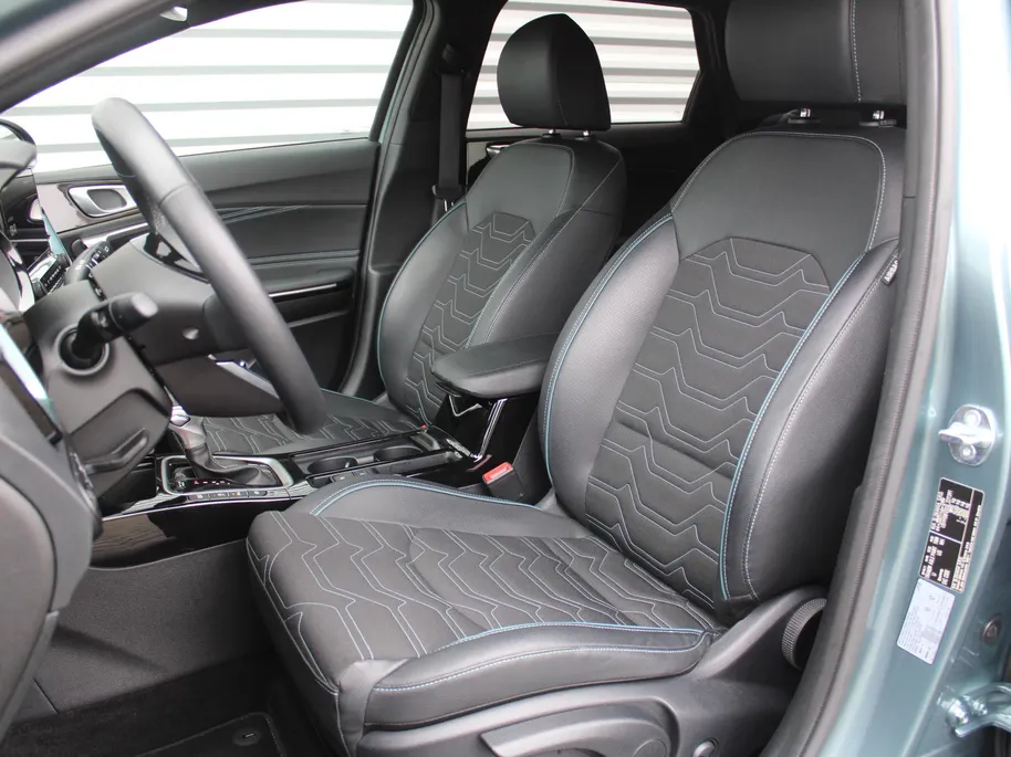 Kia Ceed Sportswagon 1.0 T-GDi MHEV Design Edition | Stuur-/stoelverwarming | Cruise adapt. | Camera | 16' LM | Elek. achterklep | JBL audio | LED |