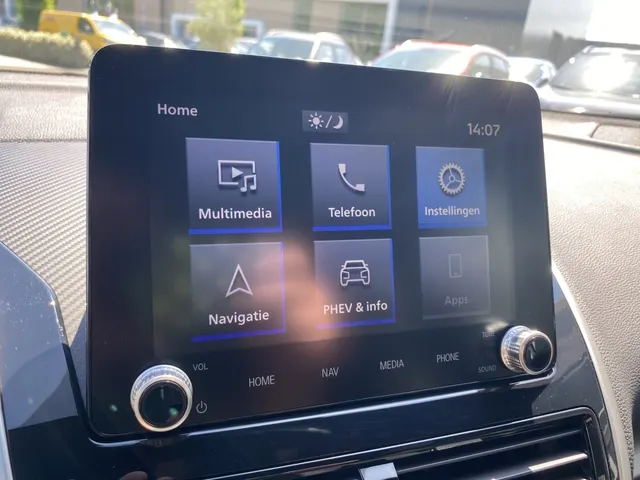 Mitsubishi Eclipse Cross 2.4i PHEV First Edition | All Seasons