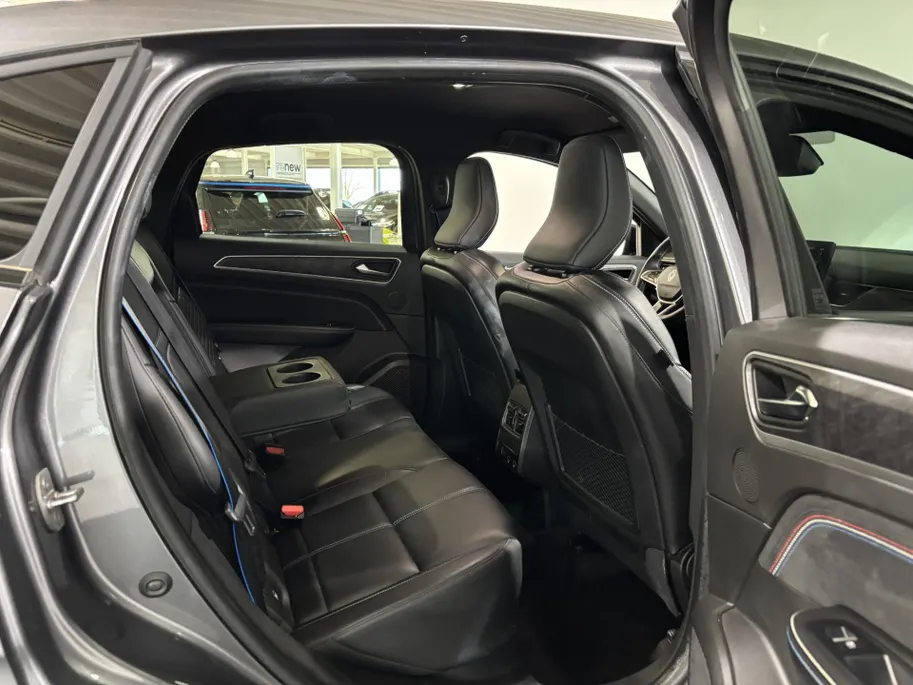 Renault Arkana 145PK E-Tech Hybrid Esprit Alpine Automaat Automaat | Camera | Adaptive Cruise Control | Elektrisch Verstelbare Stoelen | Navi | Climate Control | Stoelverwarming | Stuurwielverwarming | Apple CarPlay/Android Auto