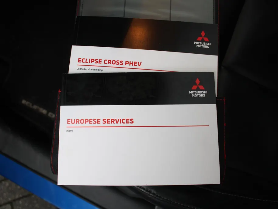 Mitsubishi Eclipse Cross 2.4 PHEV Instyle | BTW Auto | Stuur-/stoelverwarming | Leder | HUD | LED | Schuifdak | Dodehoek detectie | Clima | Cruise adapt. | 18' LM |