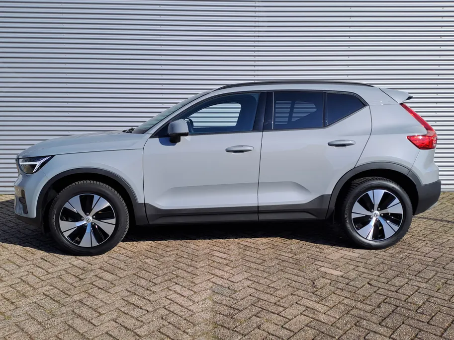 Volvo XC40 2.0 B3 Essential AUTOMAAT | Stuurverwarming | Stoelverwarming | Adaptieve Cruise | Apple Carplay/Android Auto