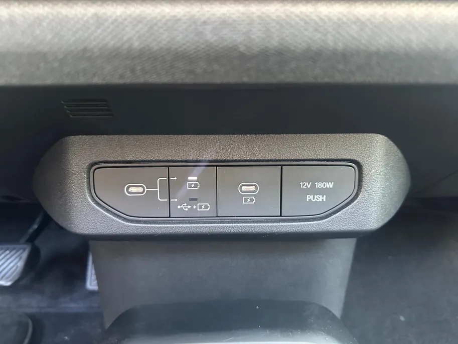 Kia EV4 Plus Advanced 58.3 kWh | Harman Kardon | Lederen Bekleding | panorma Schuif/Kanteldak | fabrieksgarantie t/m 3-2033 + 3x 1 jaar