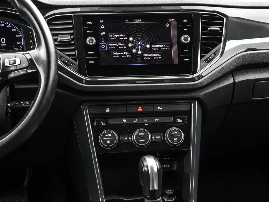 Volkswagen T-Roc 1.5 TSI 150pk DSG Sport · Camera · ACC · Alarmklasse 3 · Apple/Android Car Play · Verkeersbord Detectie · Elek. Inklapbare Spiegels ·