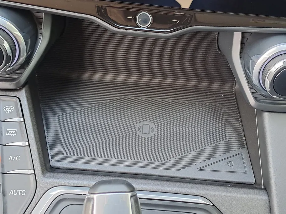 Lynk & Co 01 1.5 PHEV | SOH 97,3% | Automaat | Camera | Navigatie | Climate Control | Trekhaak afneembaar | Apple Carplay/Android Auto | DAB | Keyless entry | Keyless start | Stoel verw.