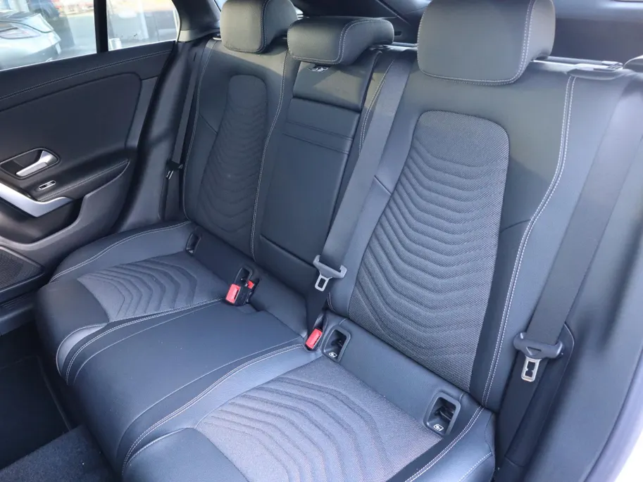 Mercedes-Benz CLA Shooting Brake 180 Star Edition Luxury Line