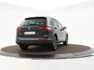Volkswagen Tiguan 1.4 TSI eHybrid 245pk DSG Life Business · Camera · Inklap. Trekhaak · Stuur- & Stoelverwarming · Apple/Android Car Play · Elek. Achterklep ·