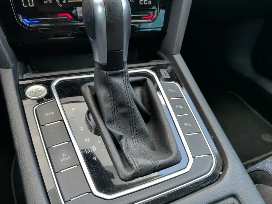 Volkswagen Passat Variant 1.4 TSI PHEV GTE Business | Top staat! | Trekhaak | Clima | NU Rijklaarprijs! Incl.12 Maanden, APK, Onderhoudsbeurt etc! Premiumpakket gratis!